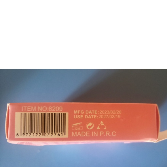 Hello Kitty Mocallure Lip Gloss Lipstick Kit Set NEW Gift Girl Make-Up Brushes - Picture 7 of 7